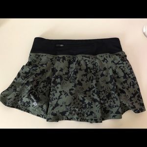 Lululemon tennis skirt green and black floral